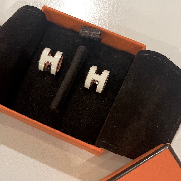 [HERMES] USED CREAM COLOR MINI POP H EARRINGS - Picture 4 of 5